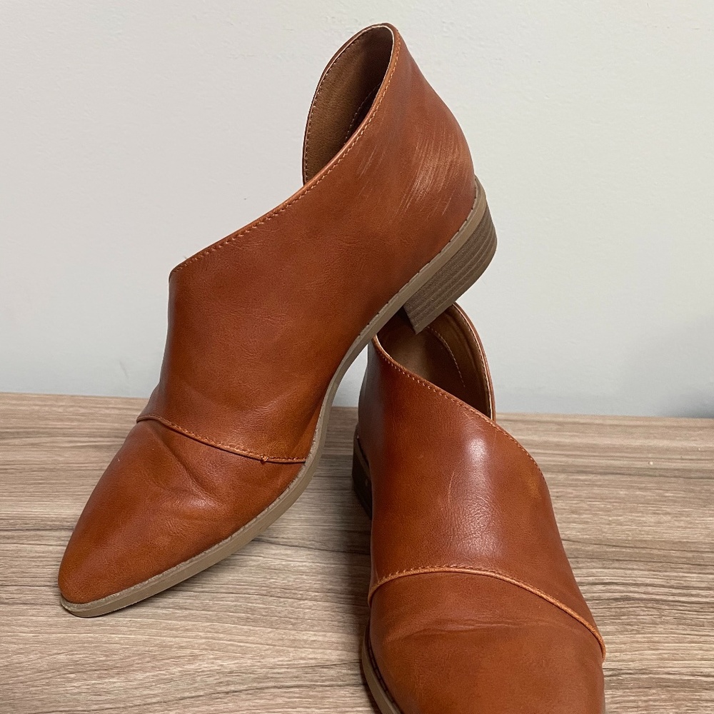Universal Thread Women's Wenda Cut Out Bootie